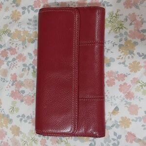 Clarks red leather wallet in EUC